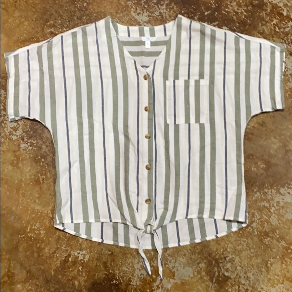 Striped shirt with tie at the bottom